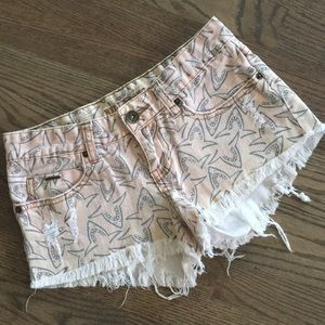 Billabong low rose cutoffs